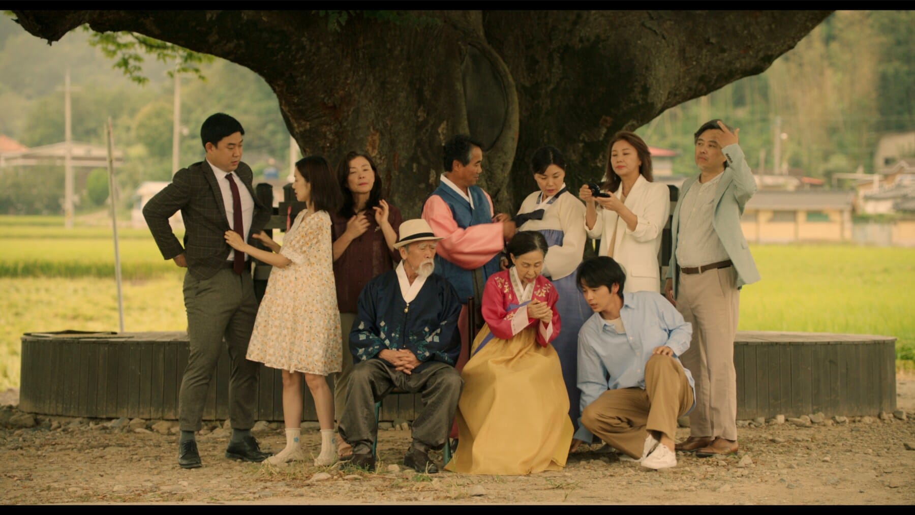 가족이라는 이름의 그림자