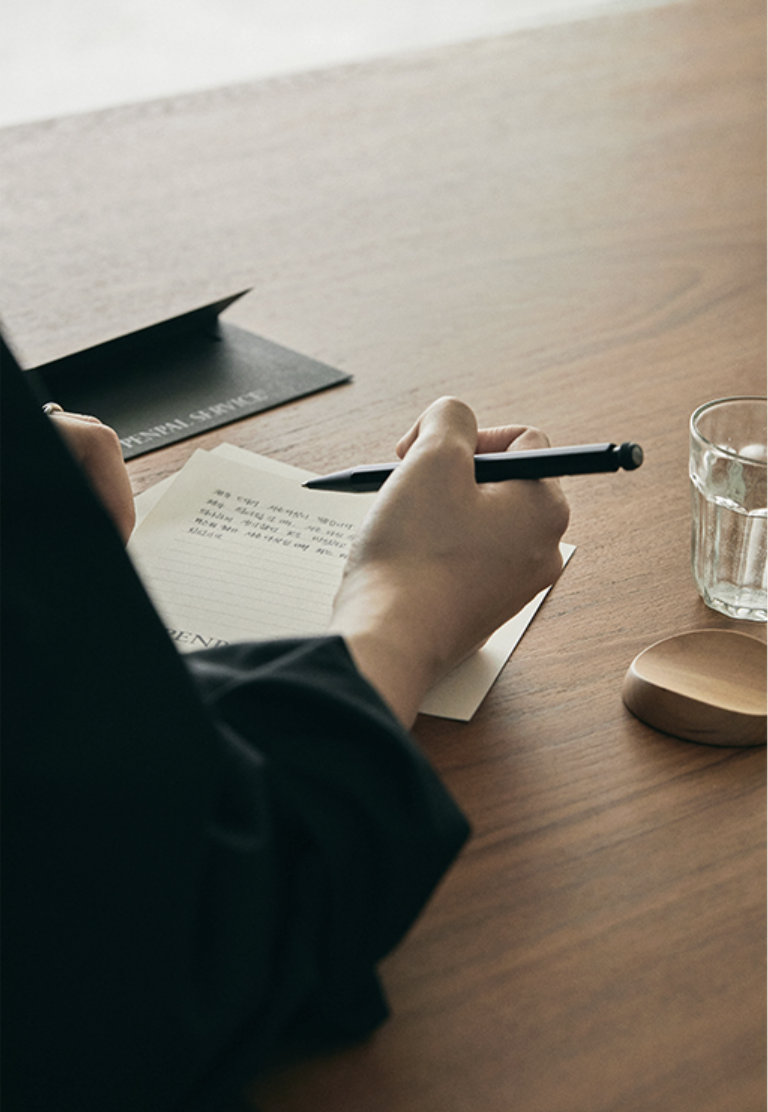 손으로 건네는 관계를 설계하는 브랜드 4