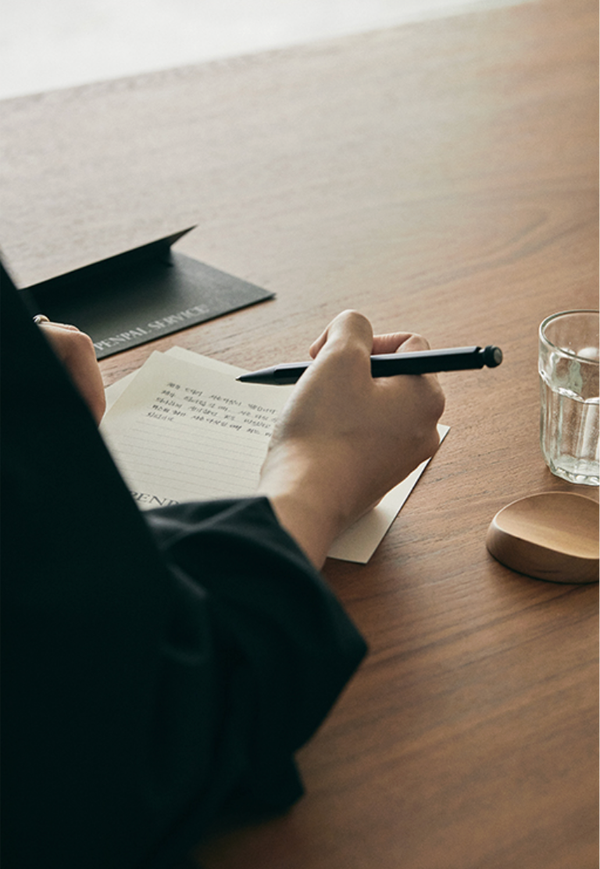 손으로 건네는 관계를 설계하는 브랜드 4