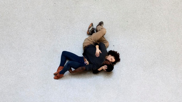 아무것도 없는데 이미 시작된 전시